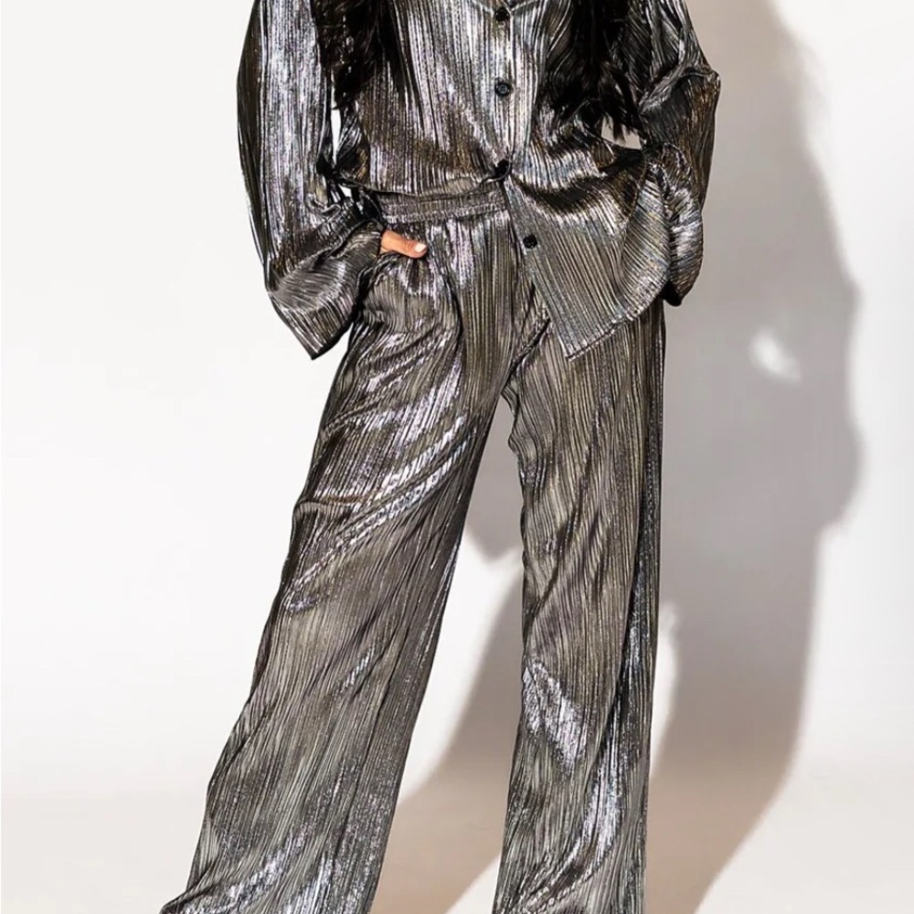 🖤 NWT Dressed in LALA Metallic Wide Leg Pants AND button up shirt 🖤